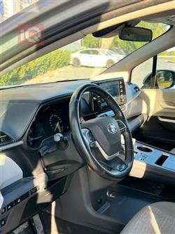 تۆیۆتا سیانا